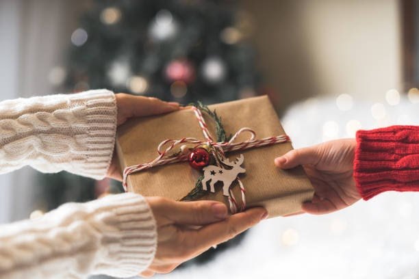 3 Easy Gifts That Will Fit In Your Winter Holiday Cards 3 Easy Gifts That Will Fit In Your Winter Holiday Cards